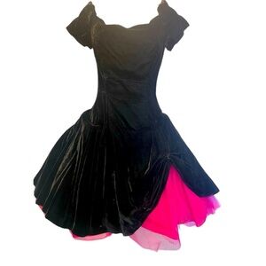 Roberta Vintage Size 5/6 Velvet of the shoulder Prom Dress with Hot Pink Tulle